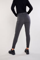 Grey||